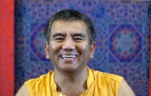 Openbare les Zutphen Dzogchen Rinpoche in het pand van de Vrije school.