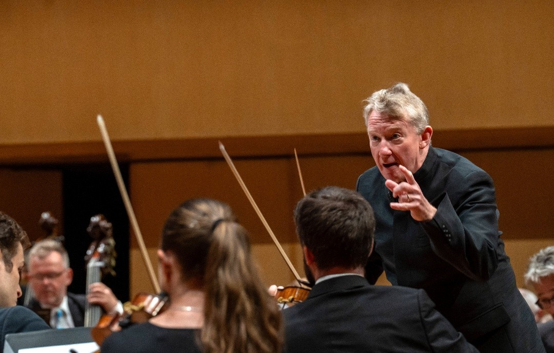 QSO caters to its audience with a program of Favourites